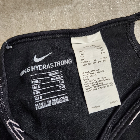 NWT Nike Hydrastrong Multi Print Cutout One Piece Swimsuit Black Size 2 - Picture 11 of 16